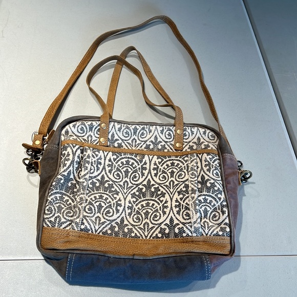 Myra Bag Messenger Crossbody Bag - Picture 4 of 9